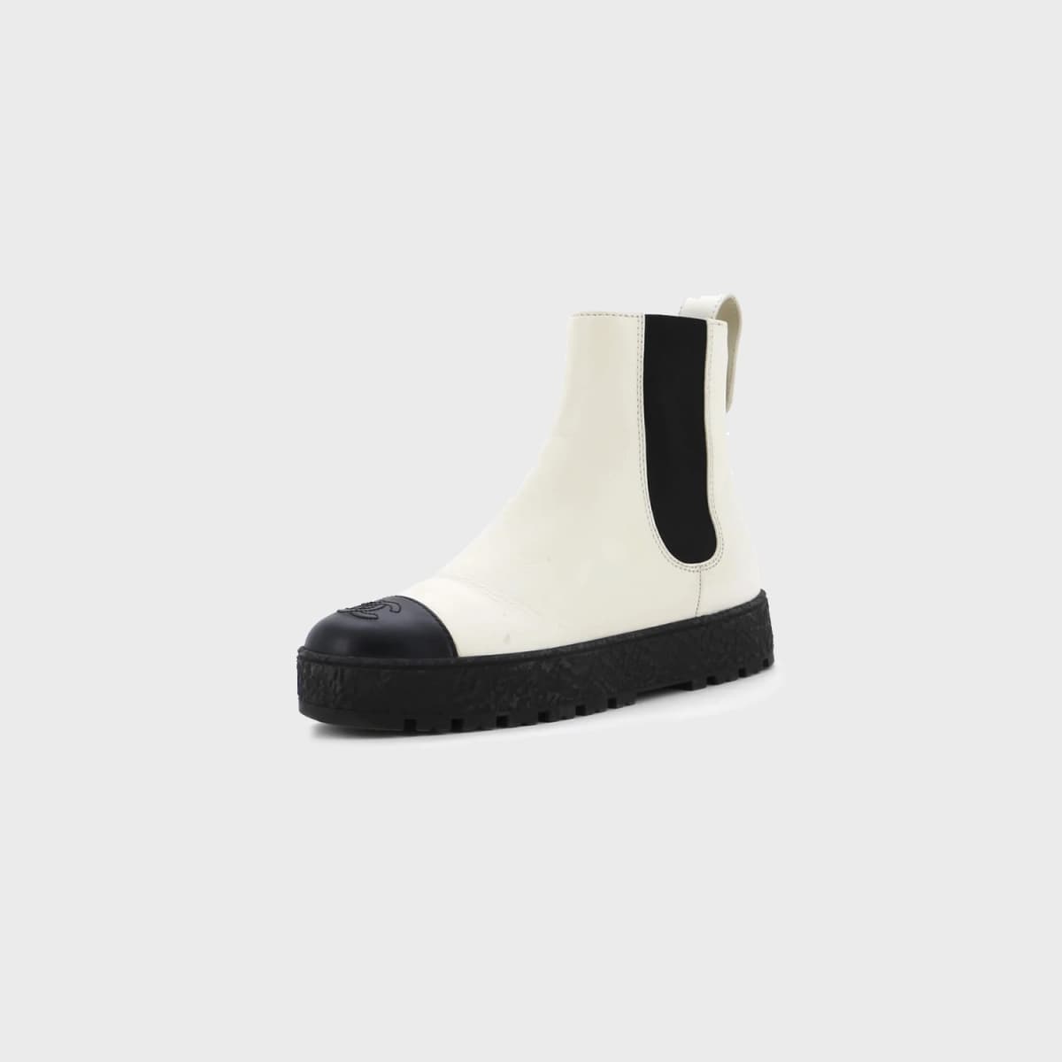 Chanel CC Turnlock Chelsea