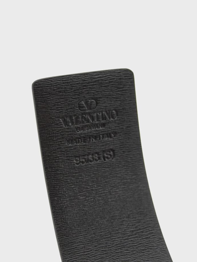 Valentino Garavani Valentino V Logo