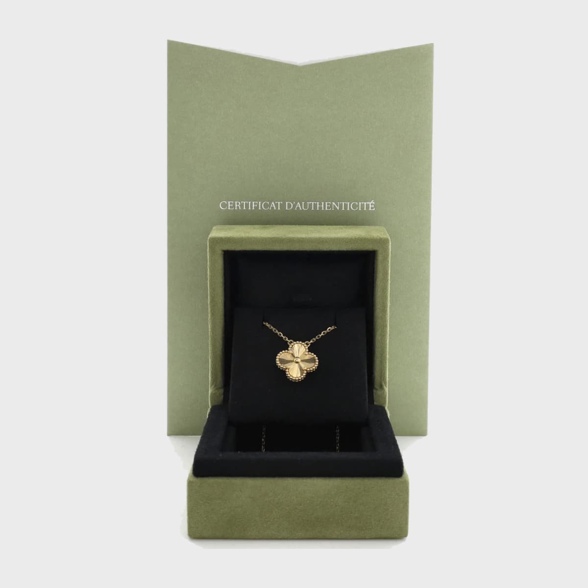 Van Cleef &amp; Arpels Alhambra