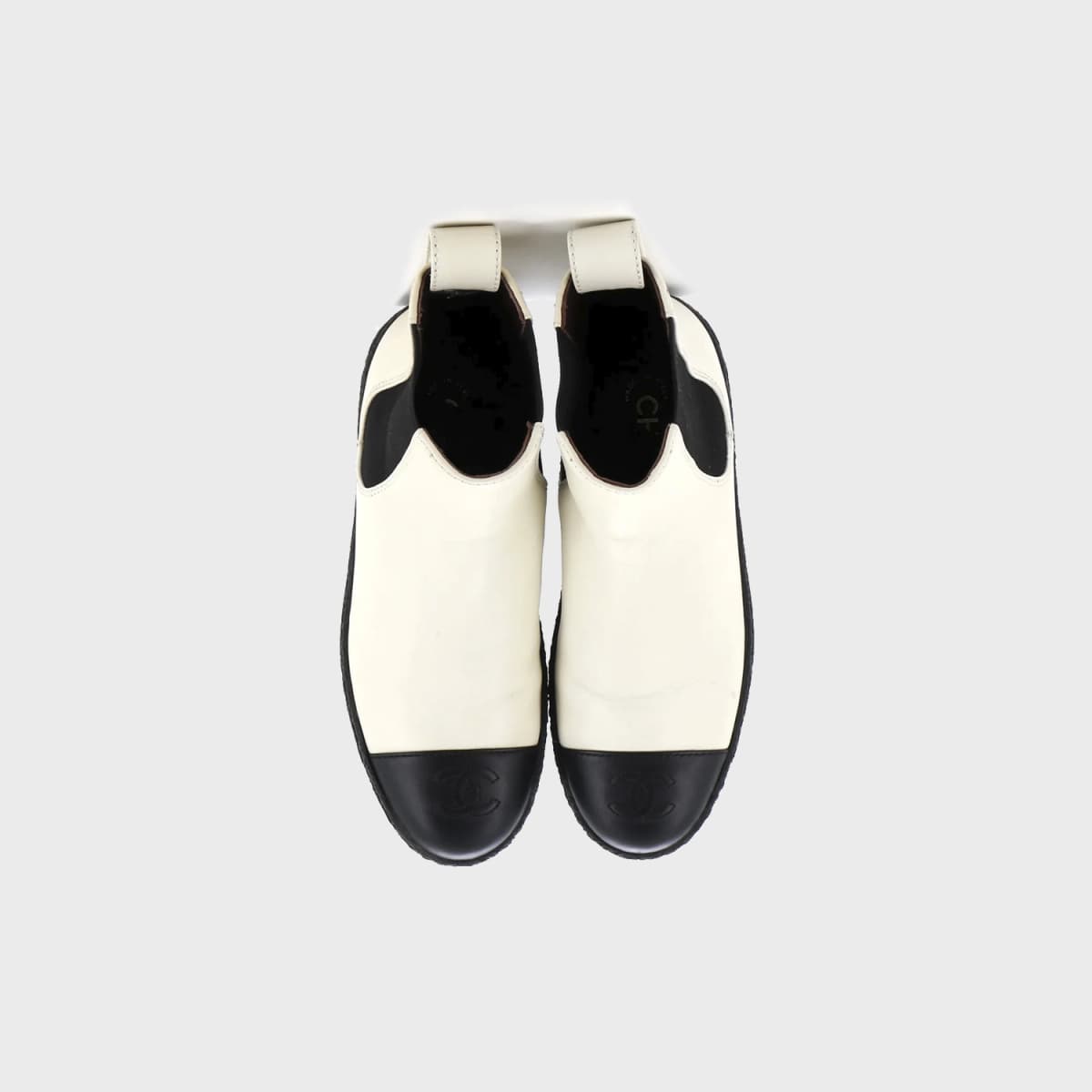 Chanel CC Turnlock Chelsea