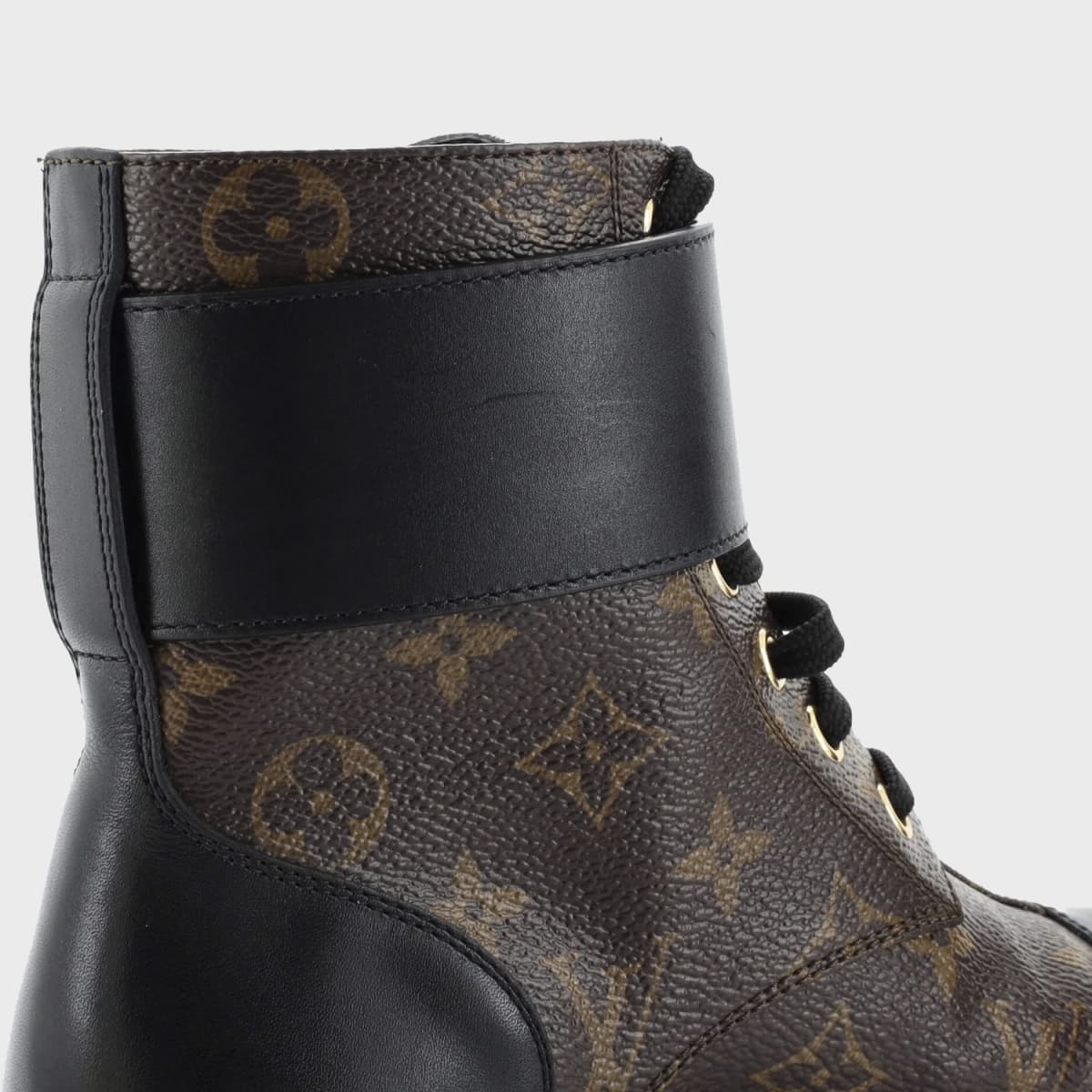 Louis Vuitton Wonderland Flat Ranger
