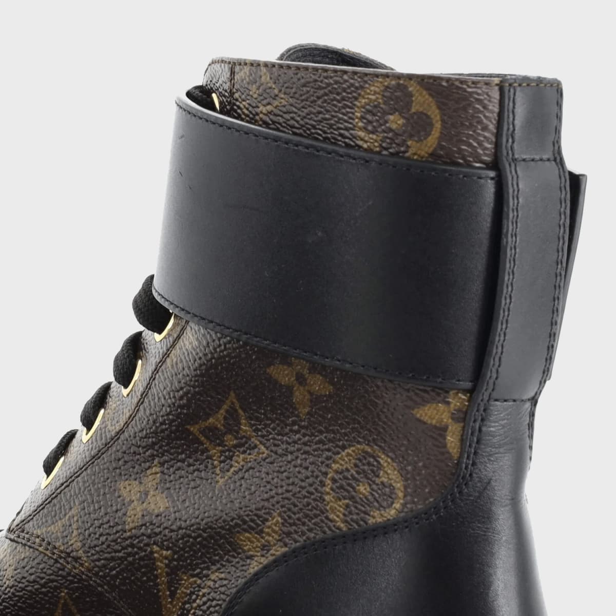 Louis Vuitton Wonderland Flat Ranger