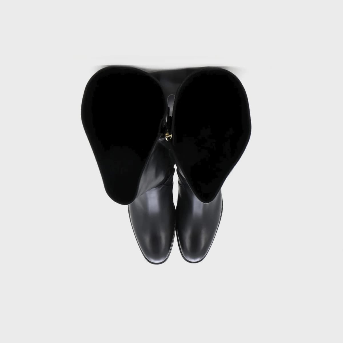 Chanel Chain Knee