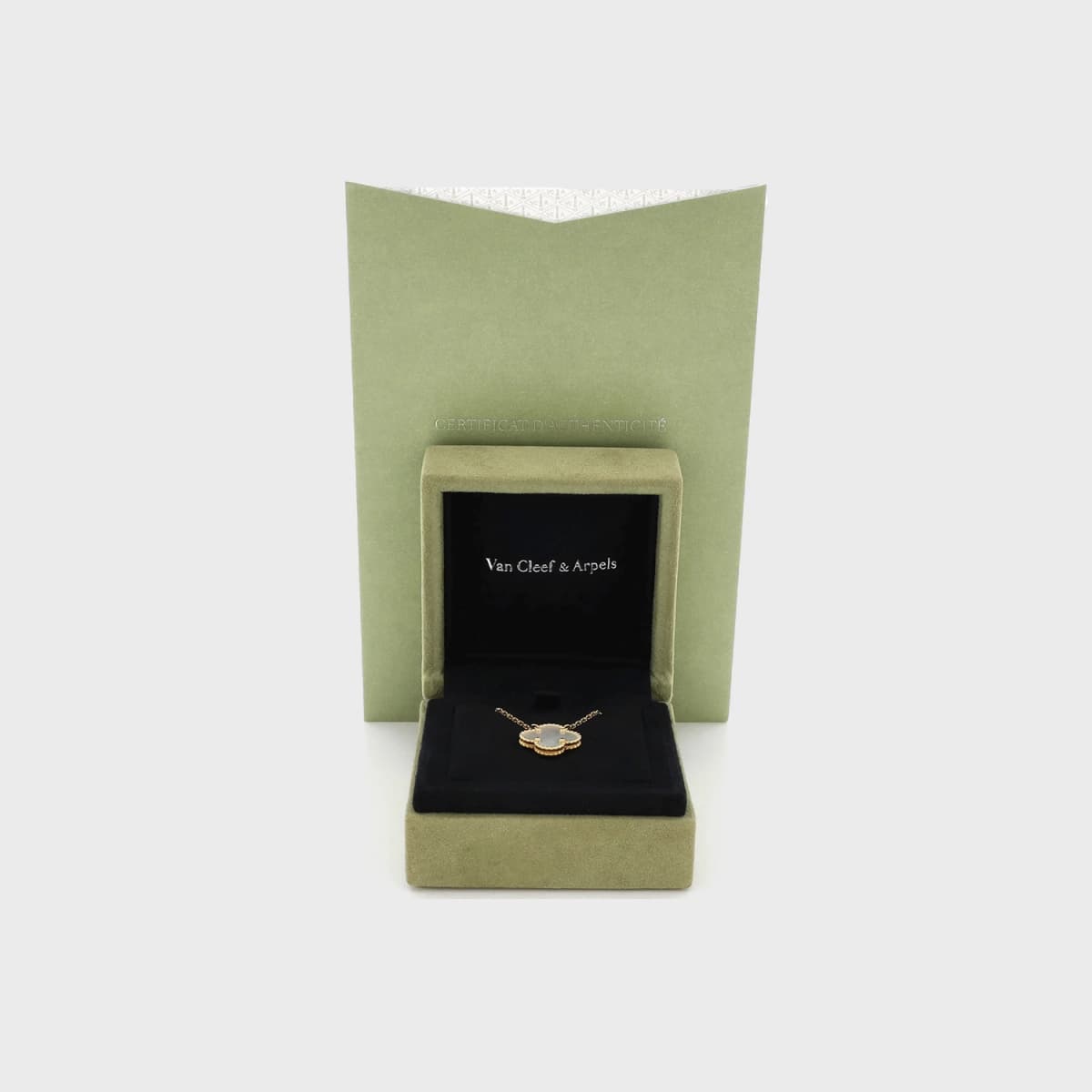 Van Cleef &amp; Arpels Alhambra