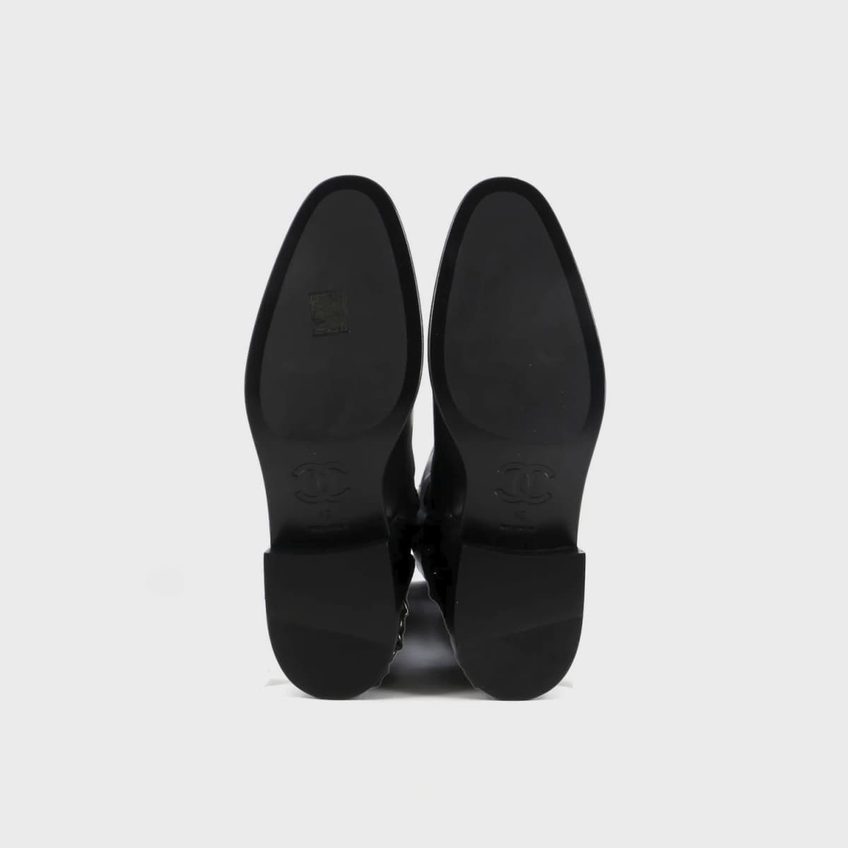 Chanel Chain Knee