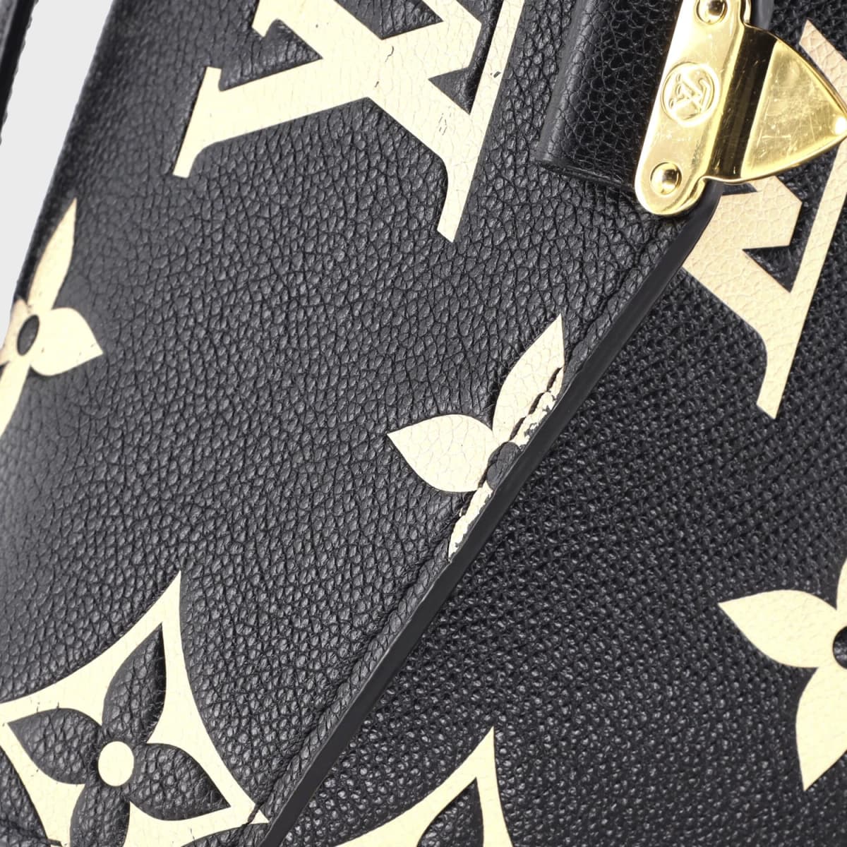 Louis Vuitton Pochette Metis