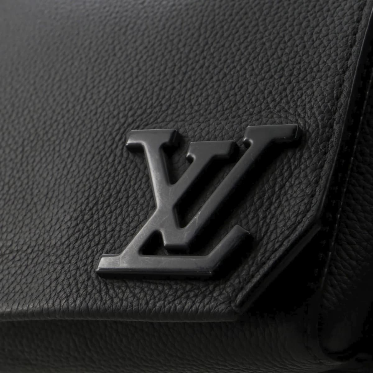 Louis Vuitton Takeoff Sling