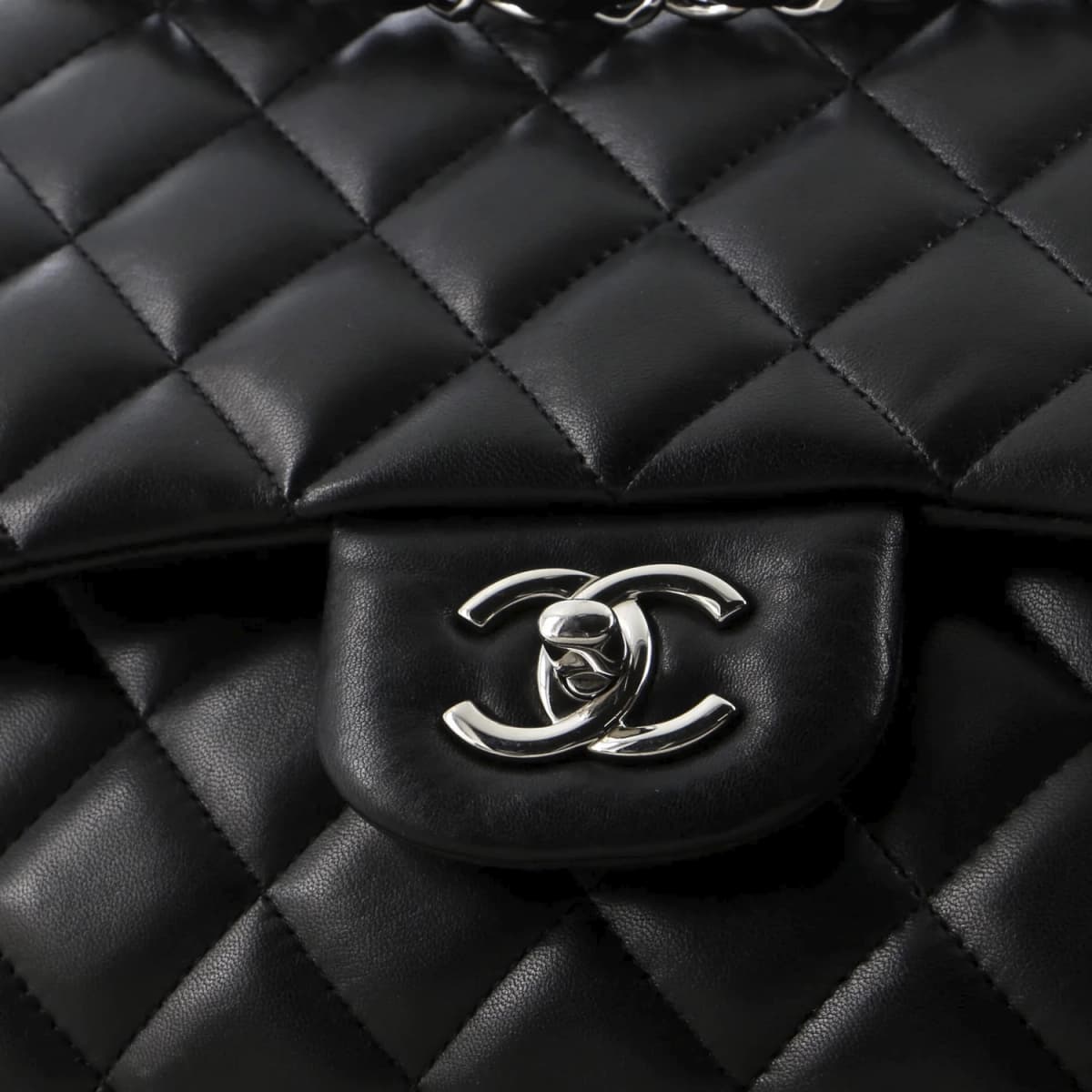 Chanel Classic 25