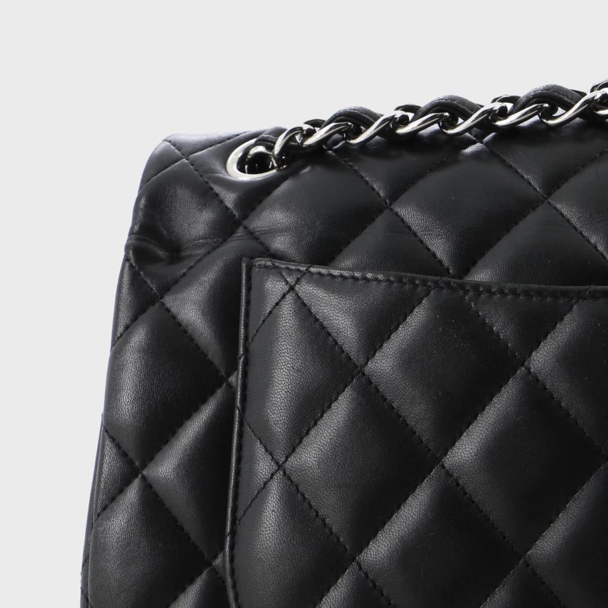 Chanel Classic 25