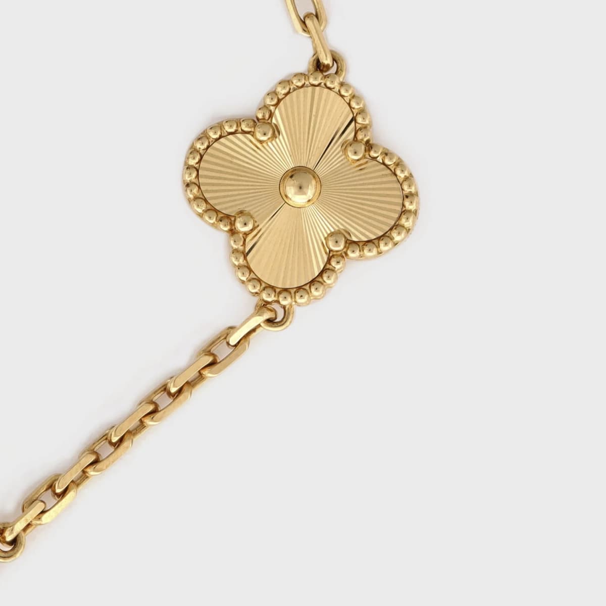Van Cleef &amp; Arpels Alhambra 5