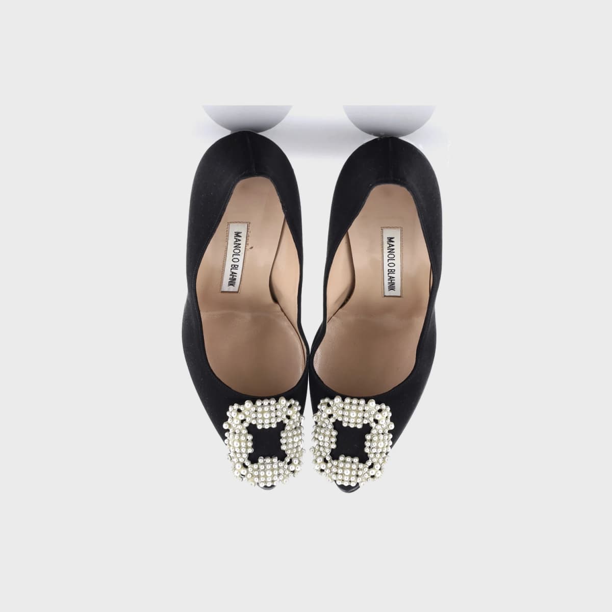 Manolo Blahnik Hangisi