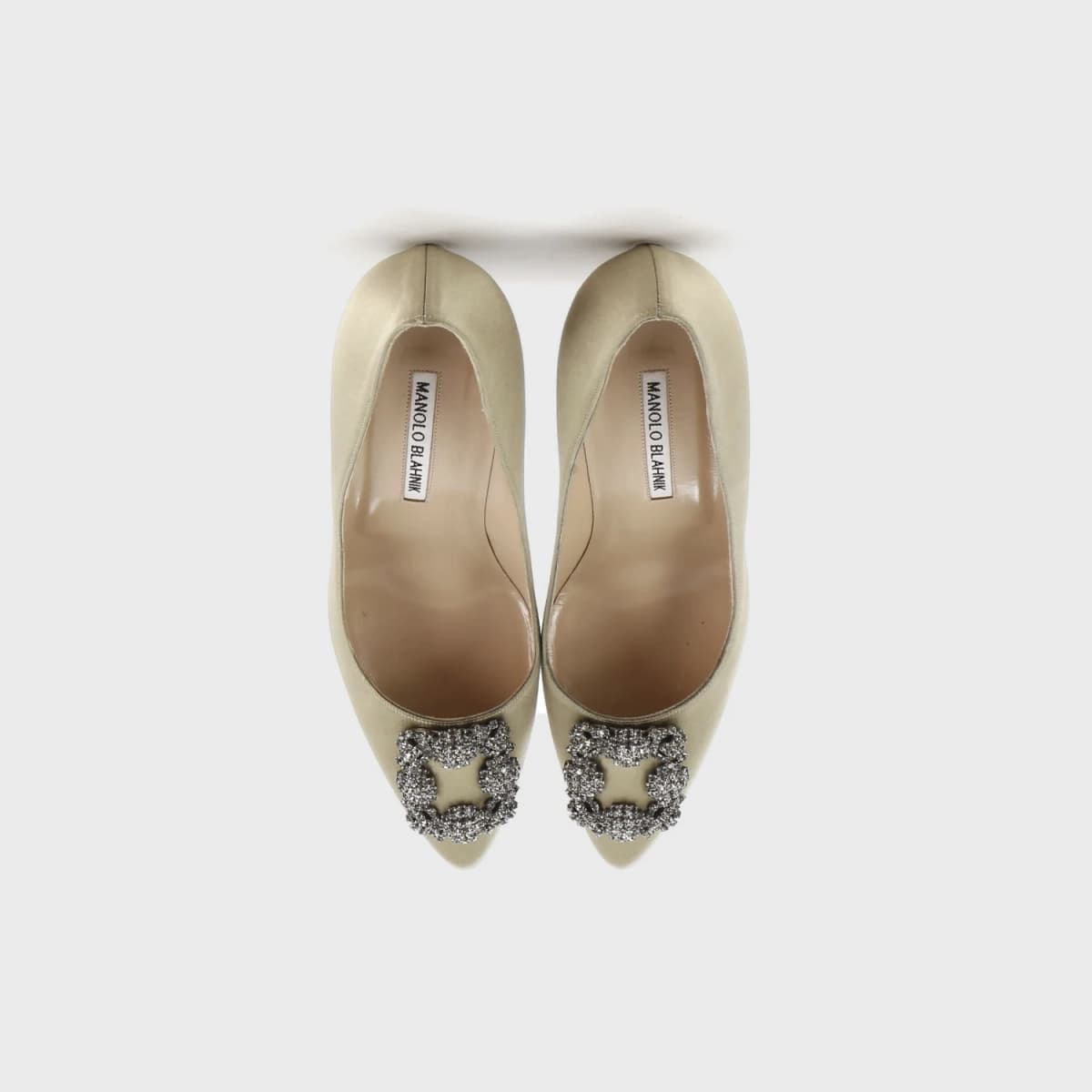 Manolo Blahnik Hangisi