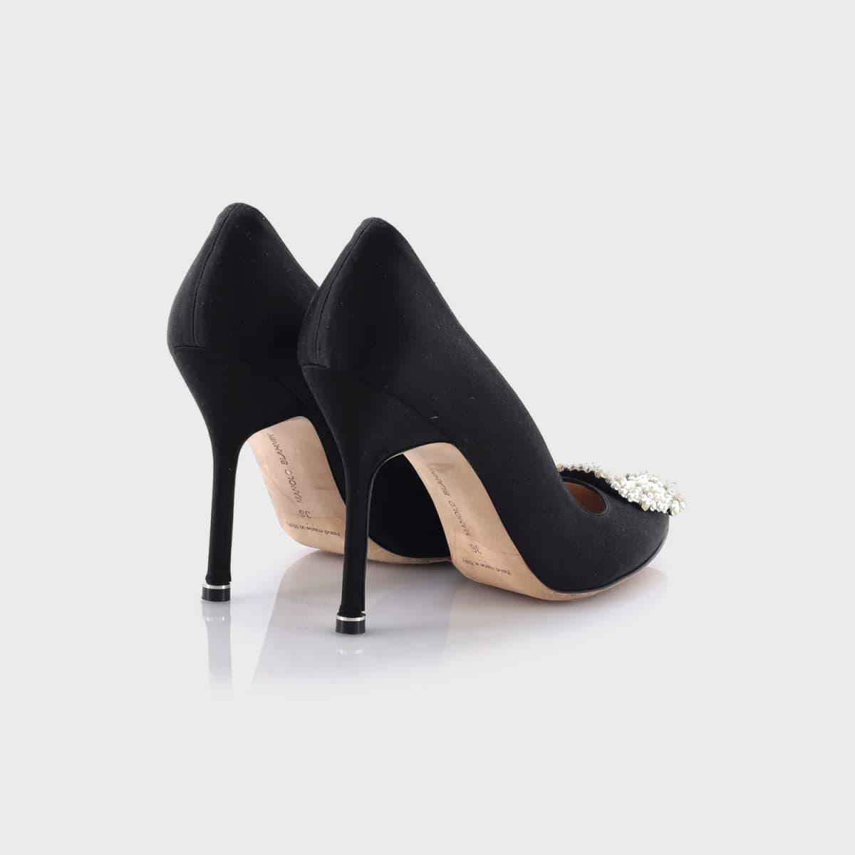 Manolo Blahnik Hangisi