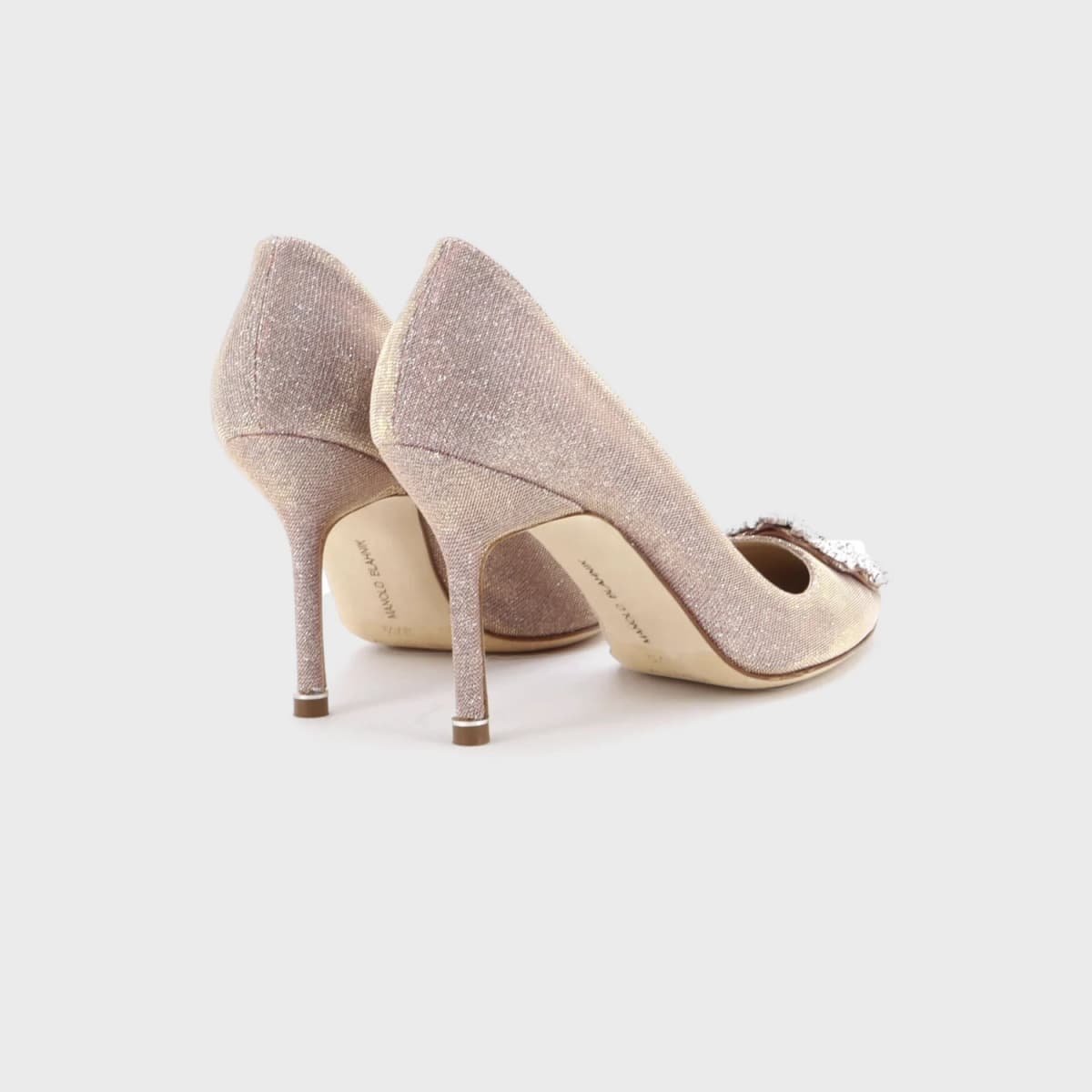 Manolo Blahnik Hangisi