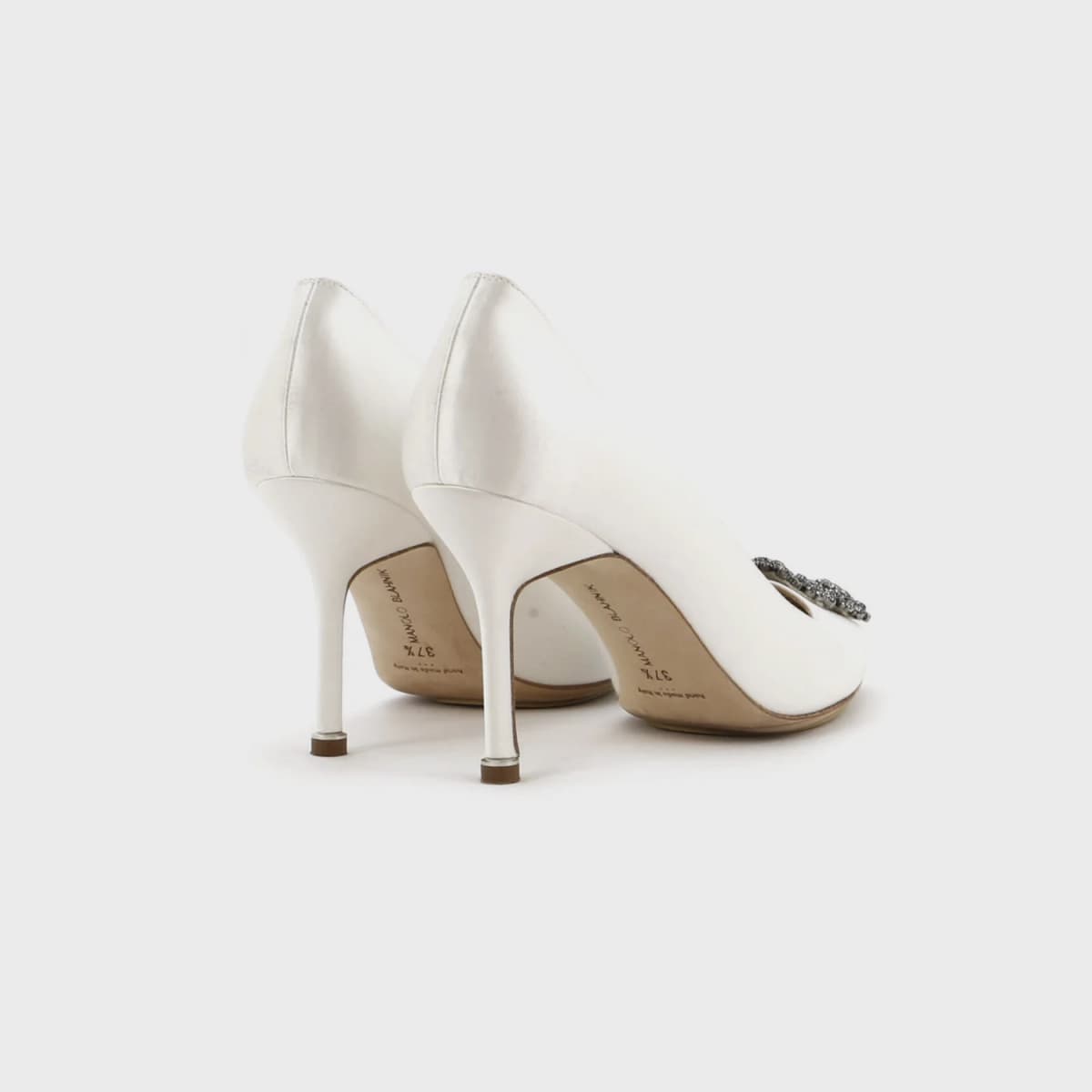 Manolo Blahnik Hangisi