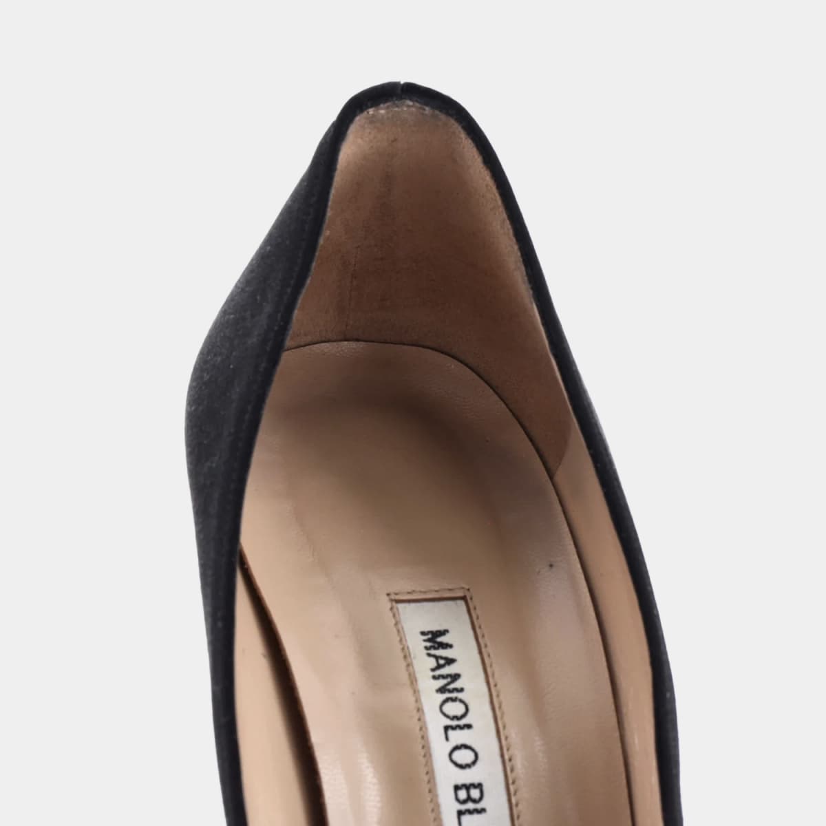 Manolo Blahnik Hangisi