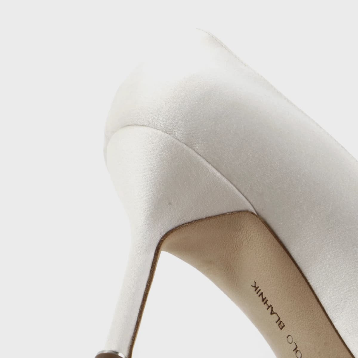 Manolo Blahnik Hangisi