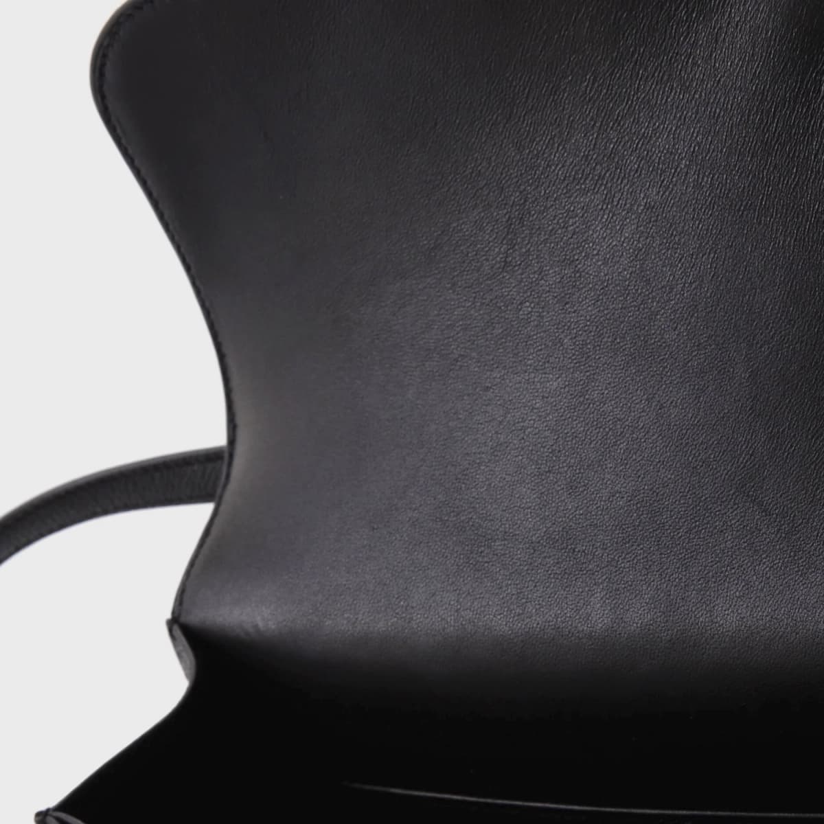Hermes Constance 18