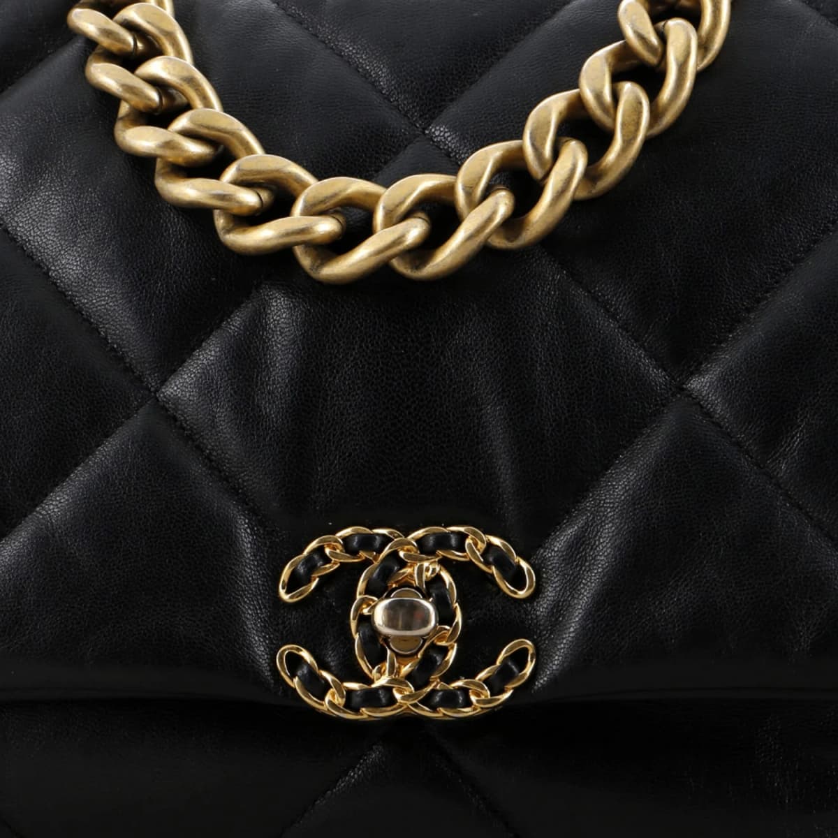Chanel Chanel 19