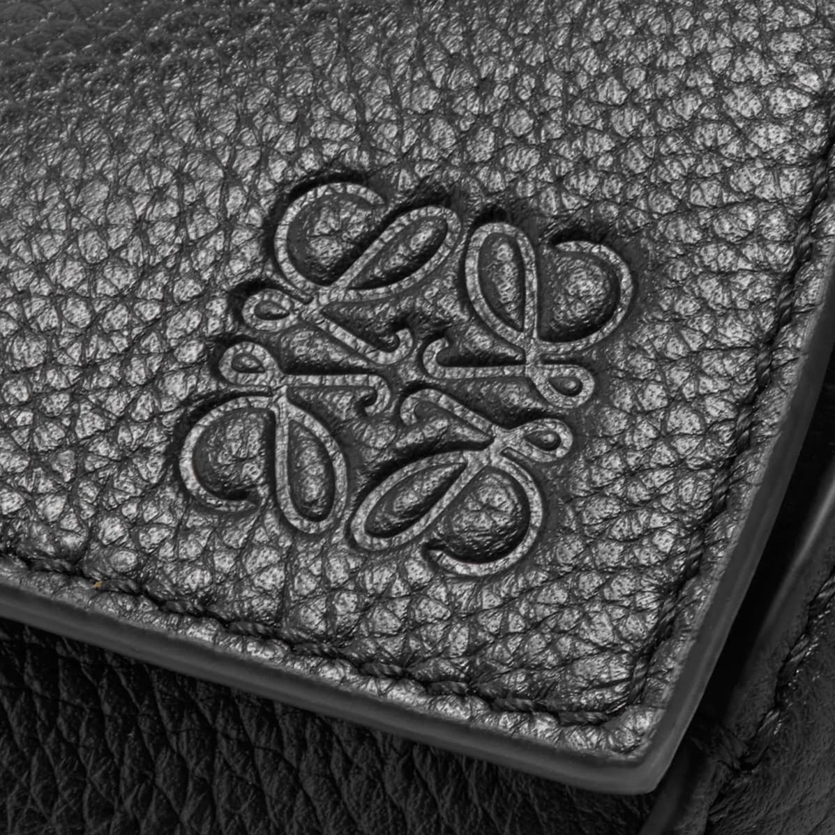Loewe Puzzle Edge