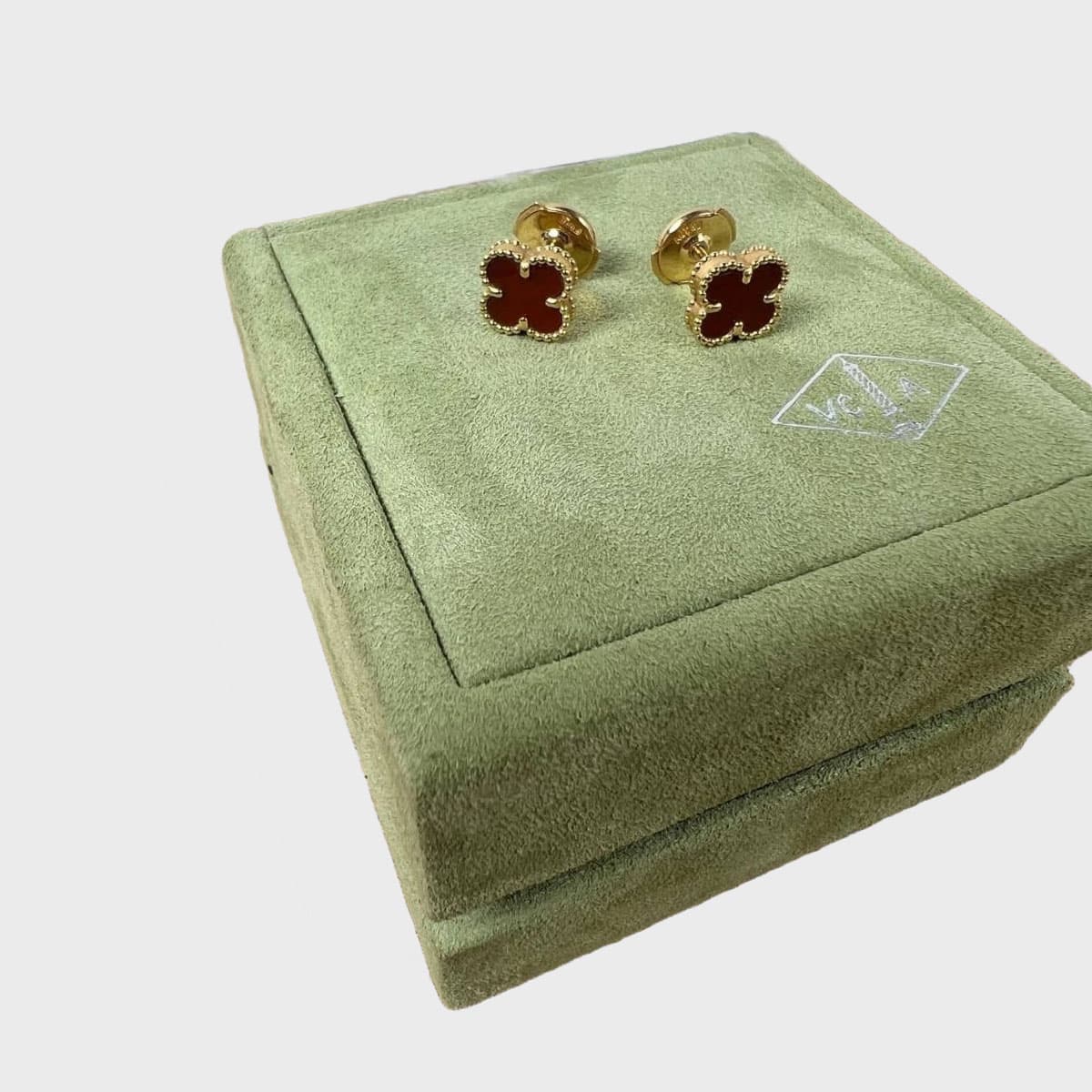 Van Cleef &amp; Arpels Sweet Alhambra