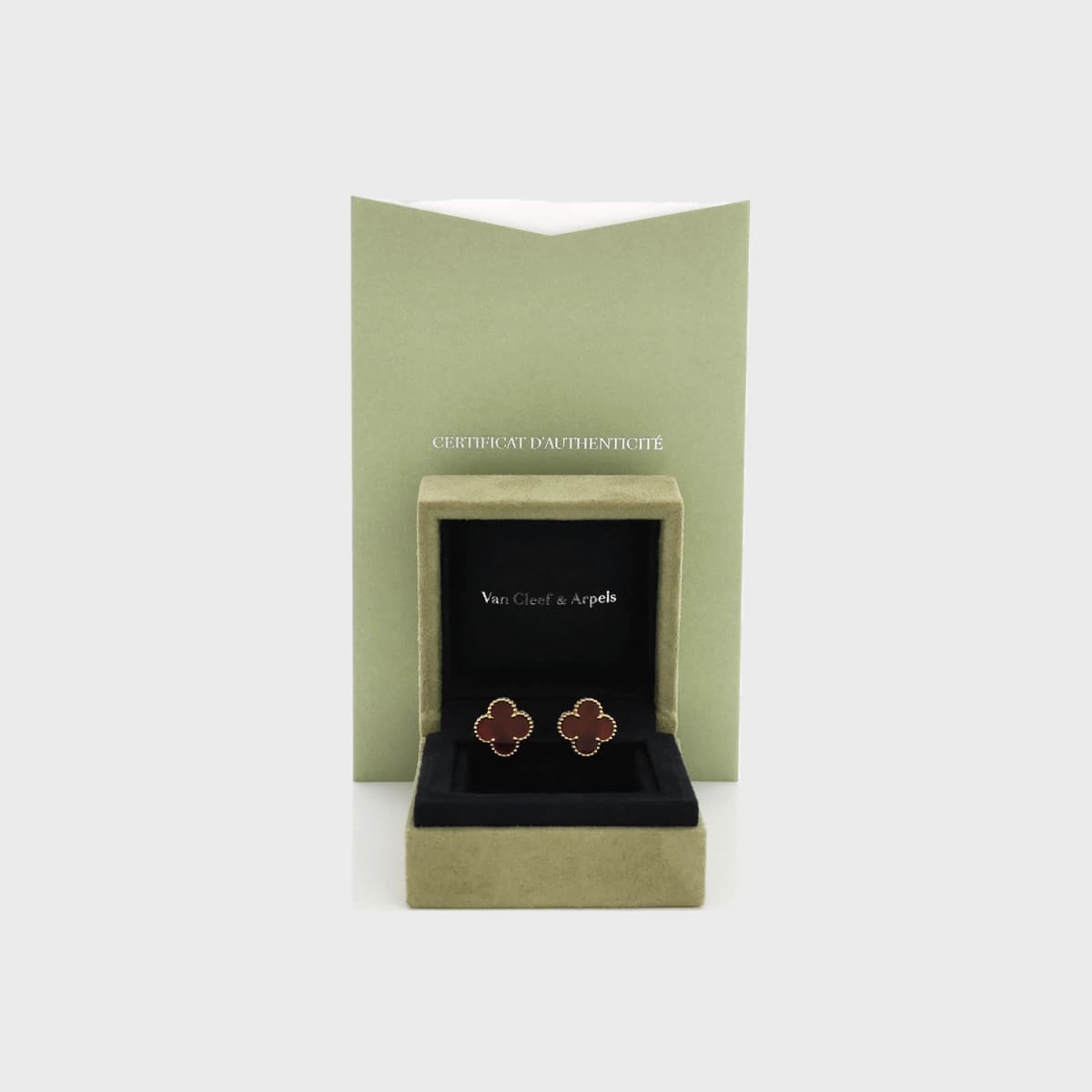 Van Cleef & Arpels Alhambra