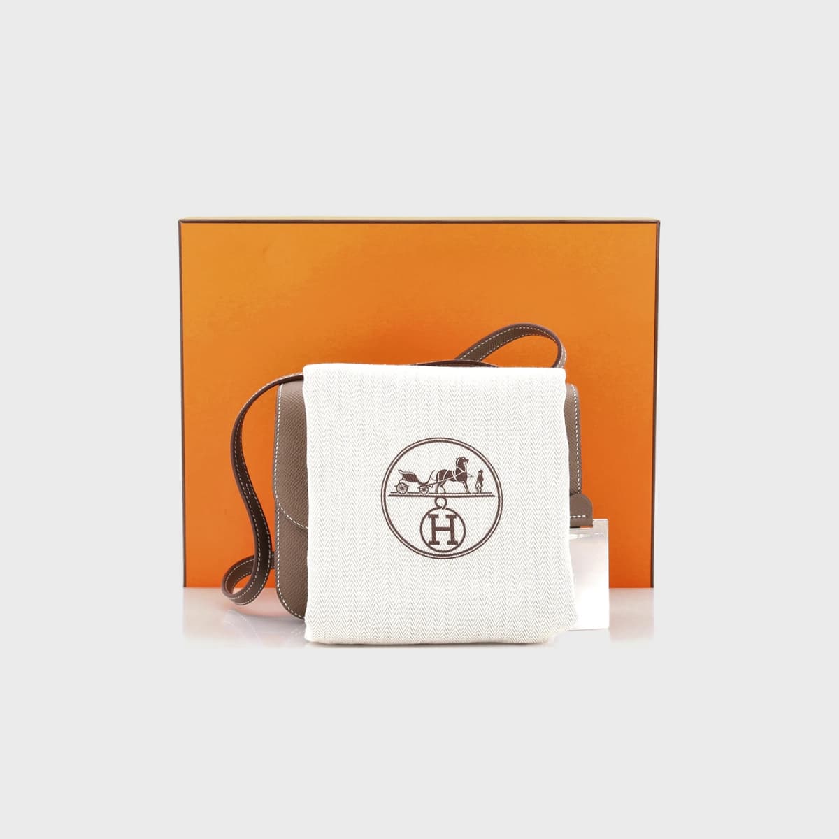 Hermes Constance 18