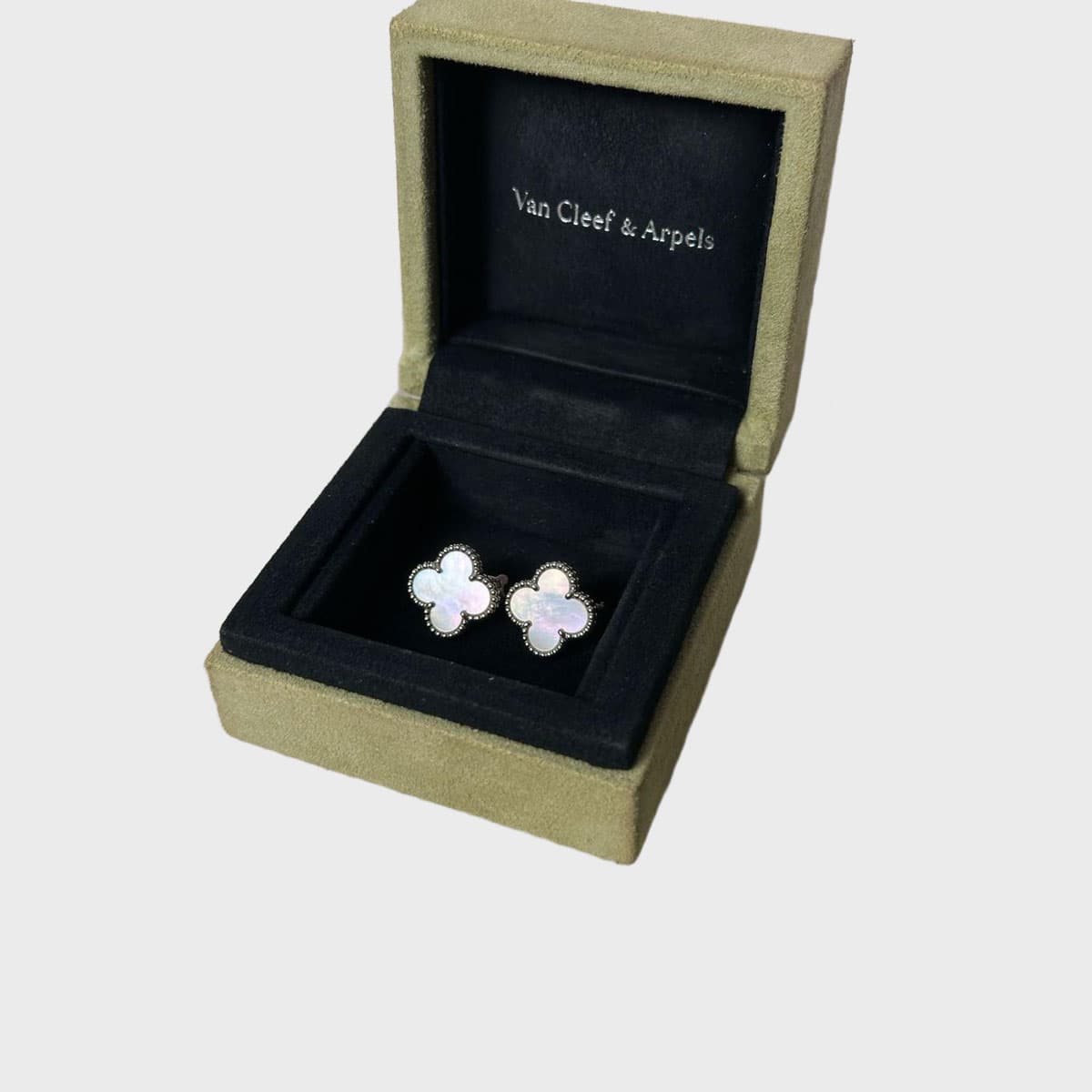 Van Cleef & Arpels Alhambra